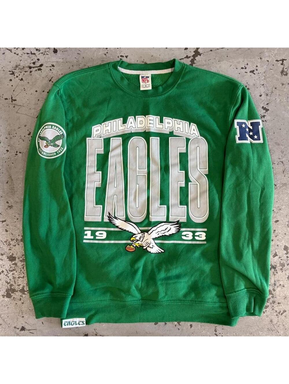 Beautiful Kelly green vintage style Philadelphia eagles crewneck.
